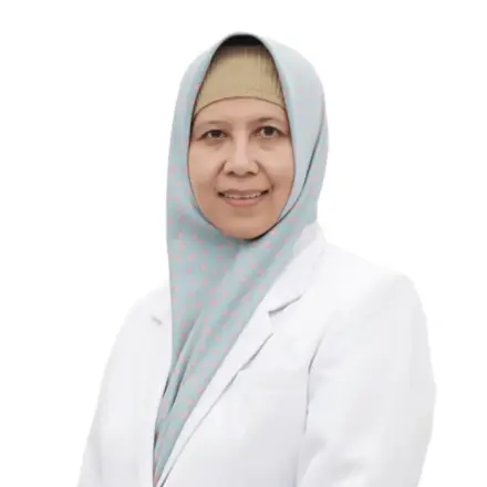 dr. Uyik Unari, SpM(K) Dokter Klinik Mata KMU Operasi Mata Katarak
