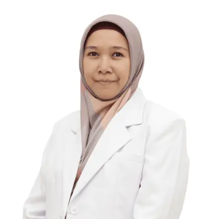 dr. Irma Suryani, SpM Dokter Klinik Mata KMU Operasi Mata Katarak